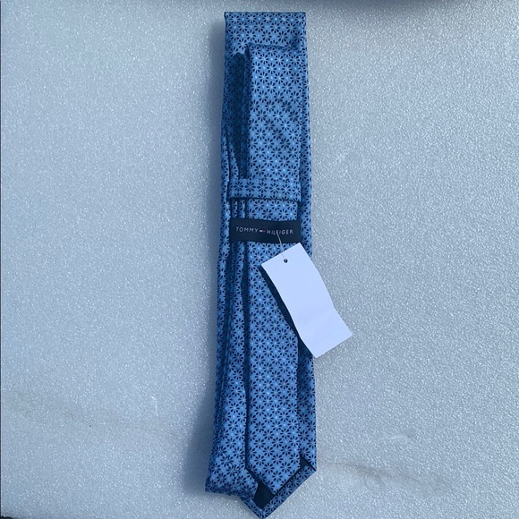🆕 Tommy Hilfiger Navy Floral Men's Tie